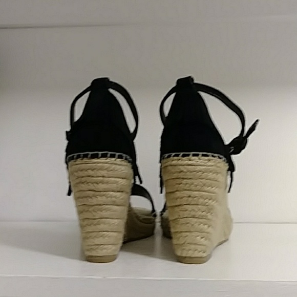 FRYE Fringe Ankle Strap Espadrille Wedges Suede Black Size 10 Fits like a 9.5 - Picture 3 of 7